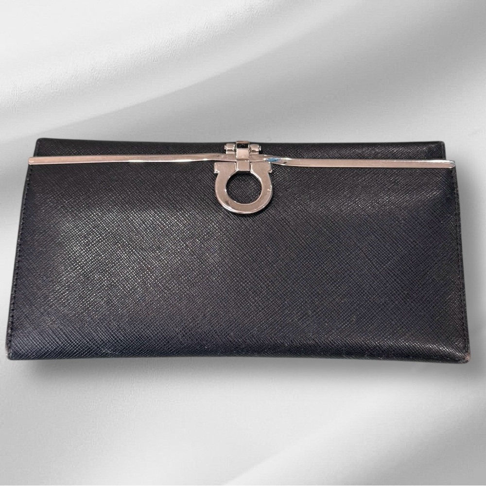 Salvatore Ferragamo Gancini Logo Black Saffiano Leather Long Wallet EUC